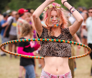 Clase hula-hoop para despedidas de soltera en Santiago de Compostela